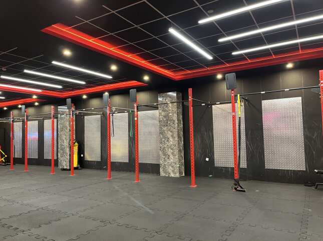 سالن باشگاه بلک باکس